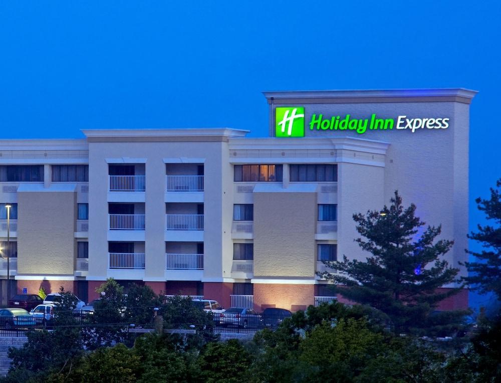 Holiday Inn Express Cincinnati West, An Ihg Hotel Dent Exterior photo